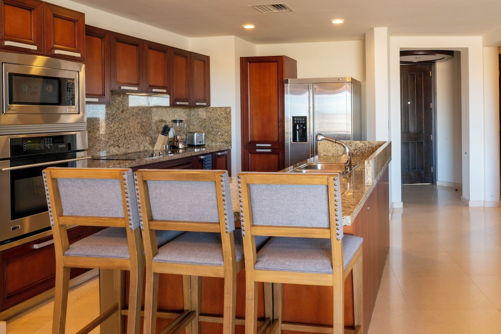 Puerta Cortes Residences 37/48