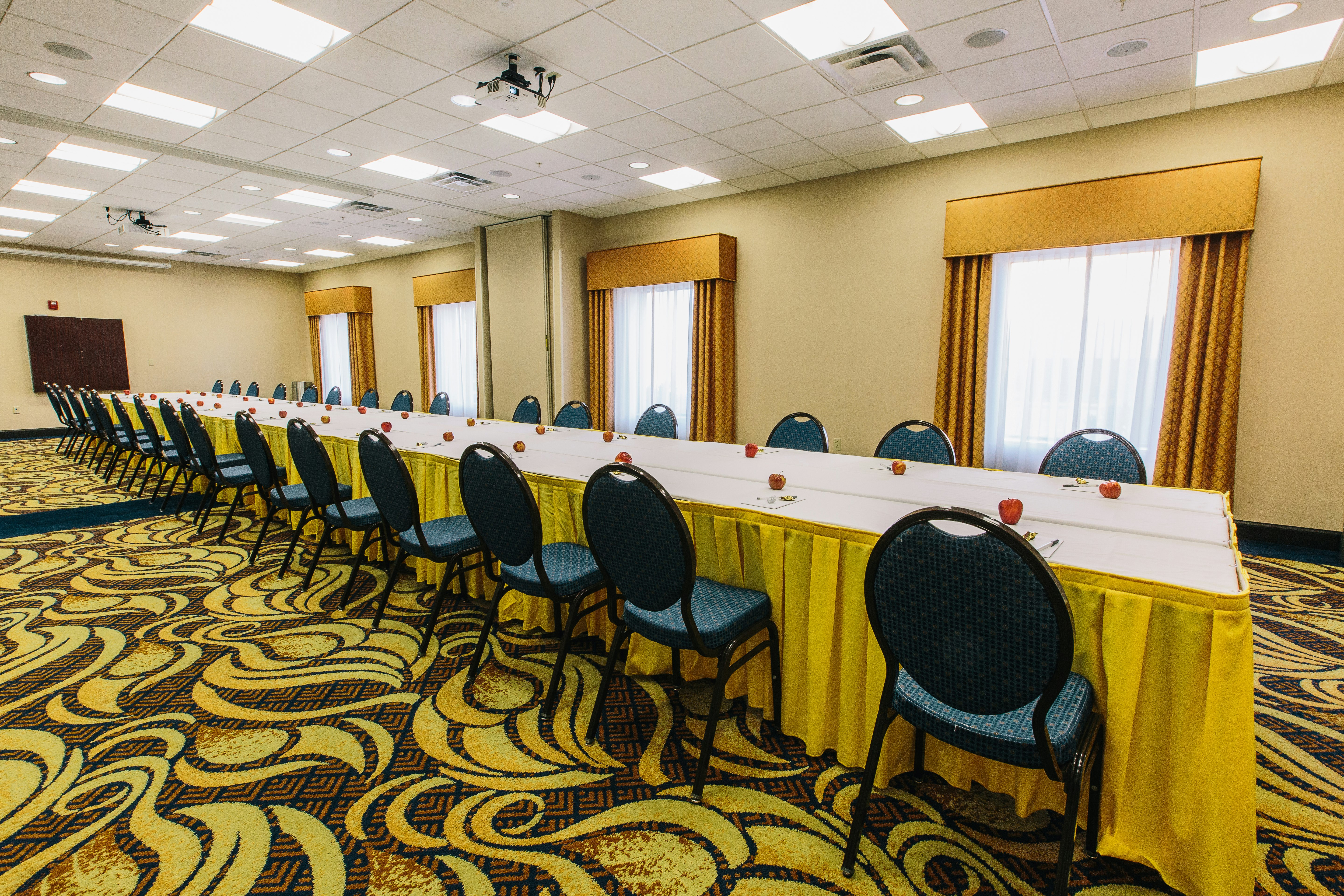 Hampton Inn Suites Effingham 52/63