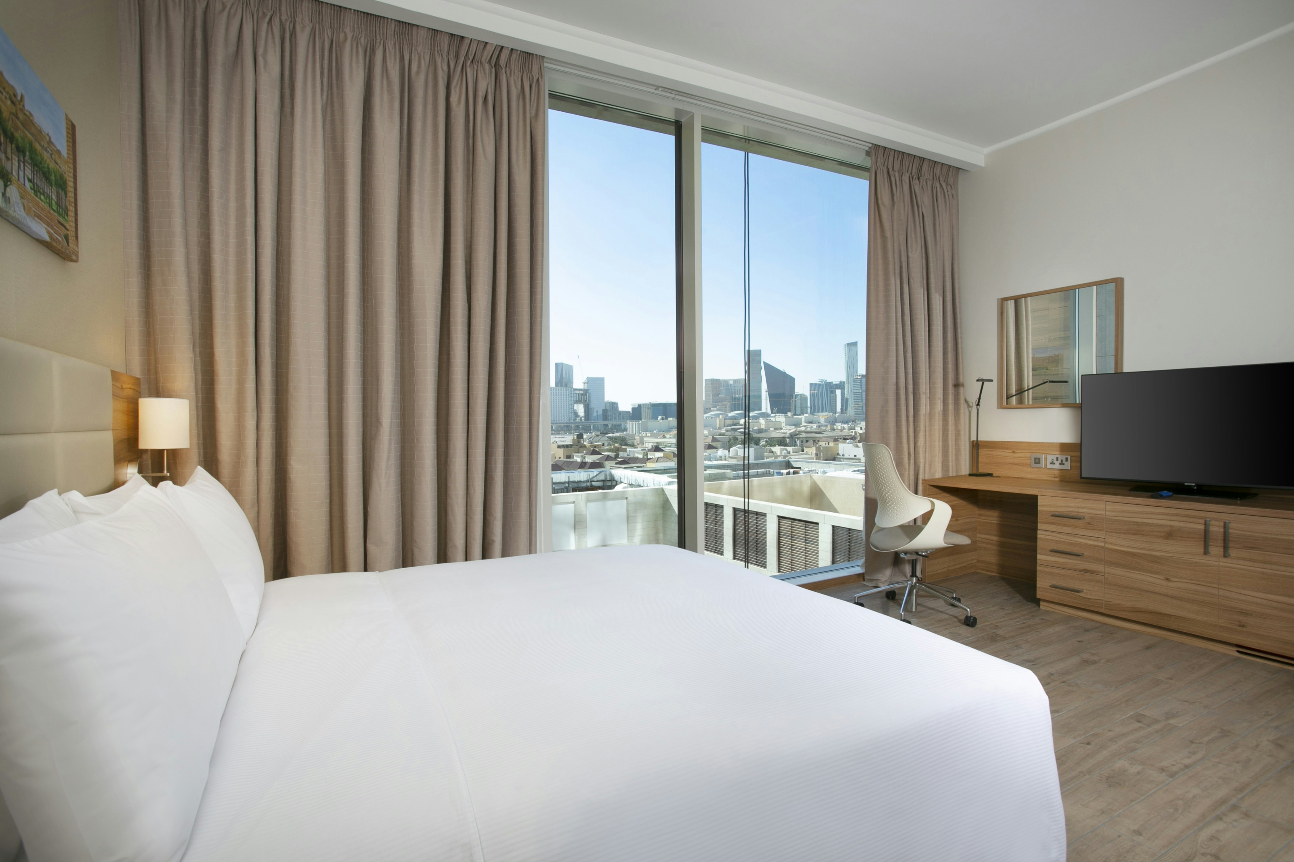 ROOM, KING BED, ACCESSIBLE