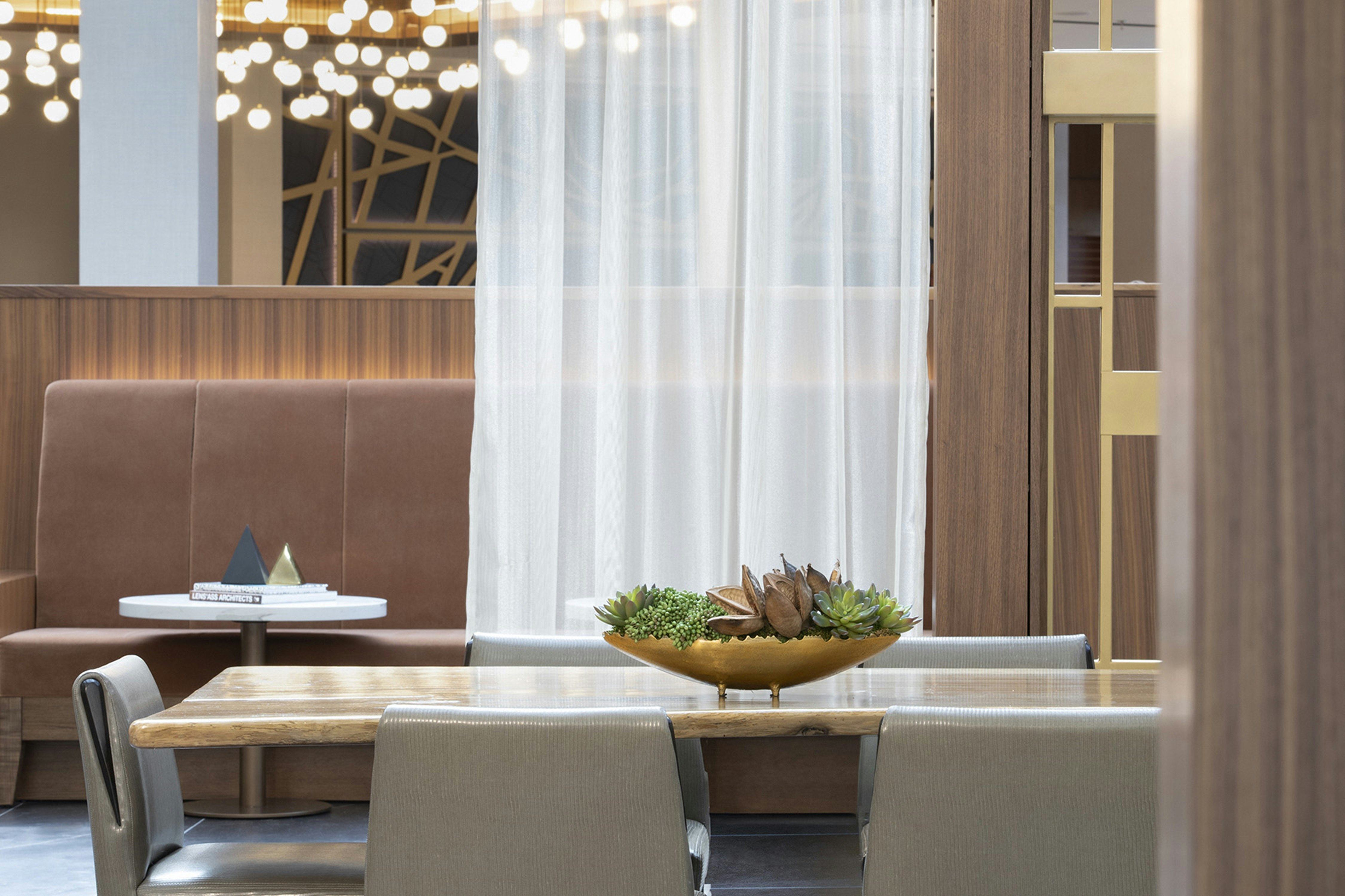 DoubleTree by Hilton Hotel Newark Airport 48/68