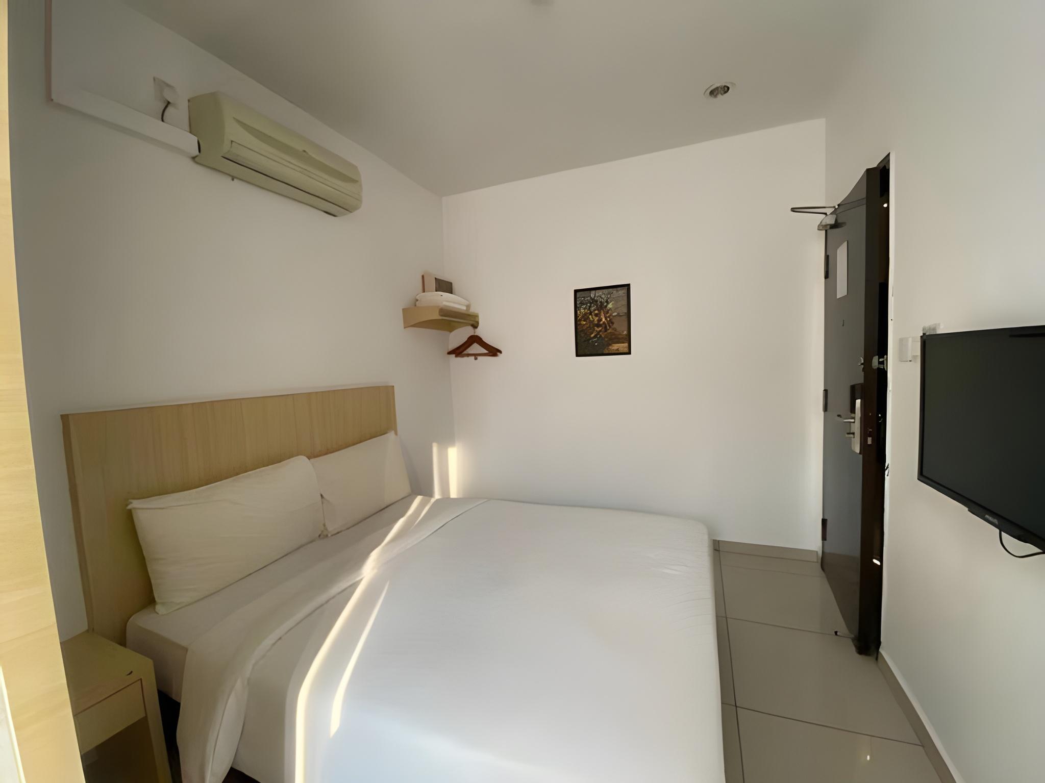 Deluxe, Double Bed, No Window