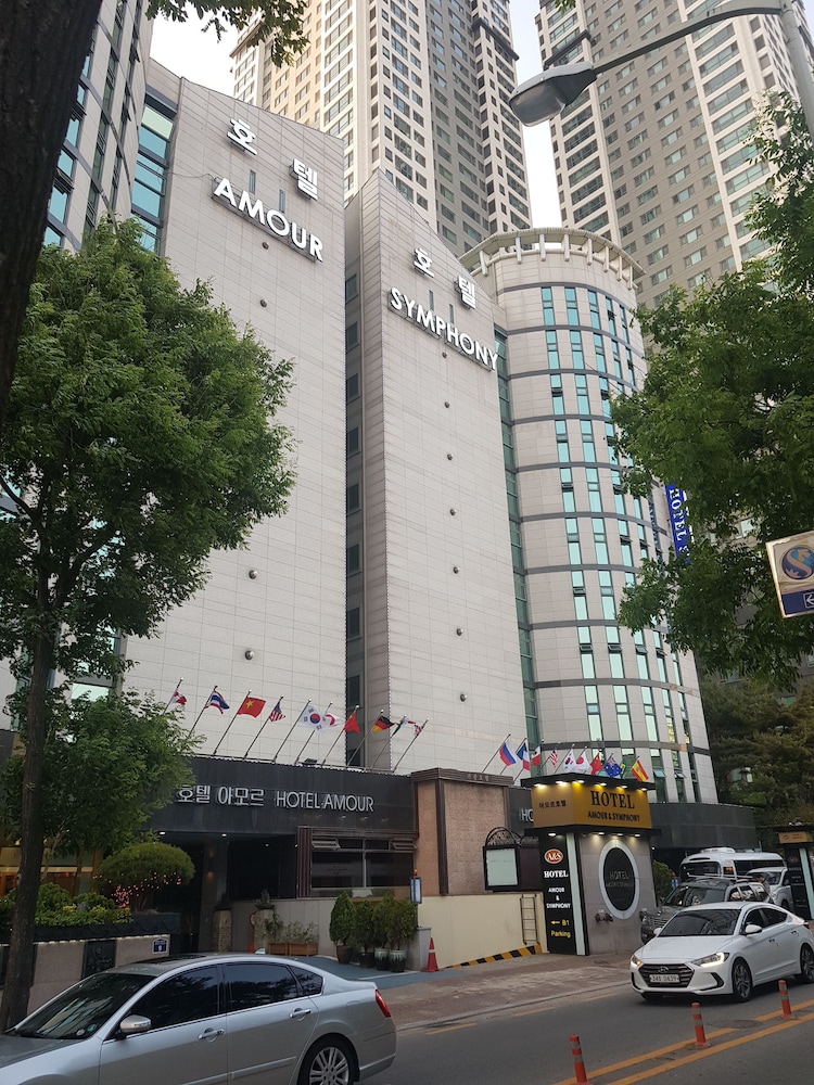 Hotel Amour Symphony 42/49