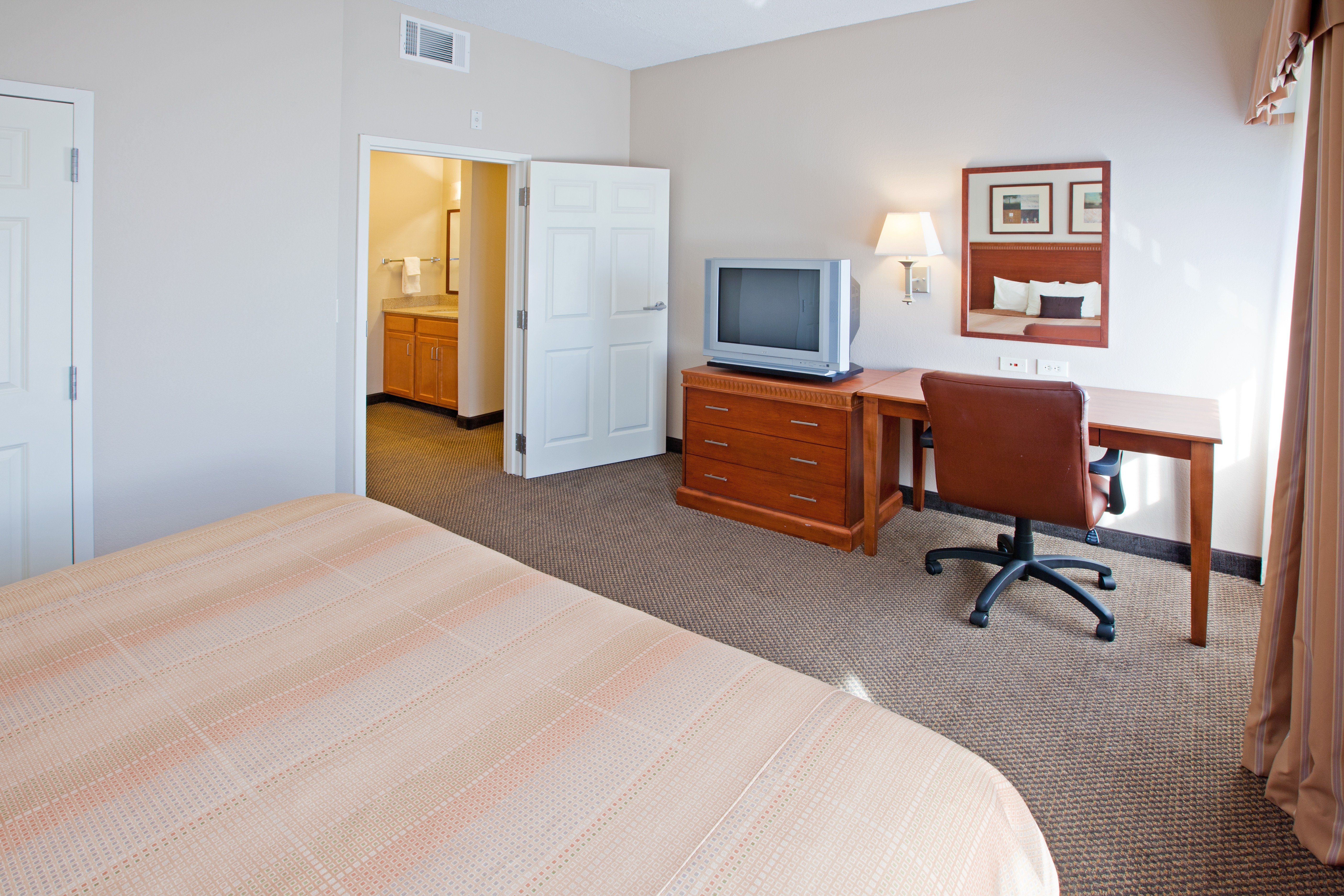 Candlewood Suites Indianapolis Downtown Medical District 9/73