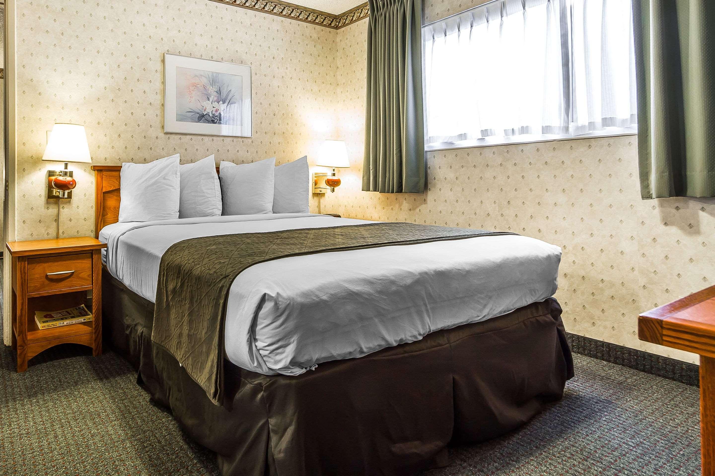 Room, Queen Bed, Accessible