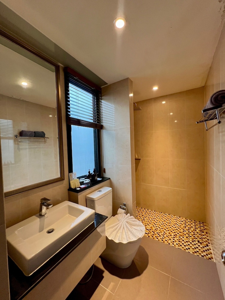 Yotaka Bangkok Hotel 45/49
