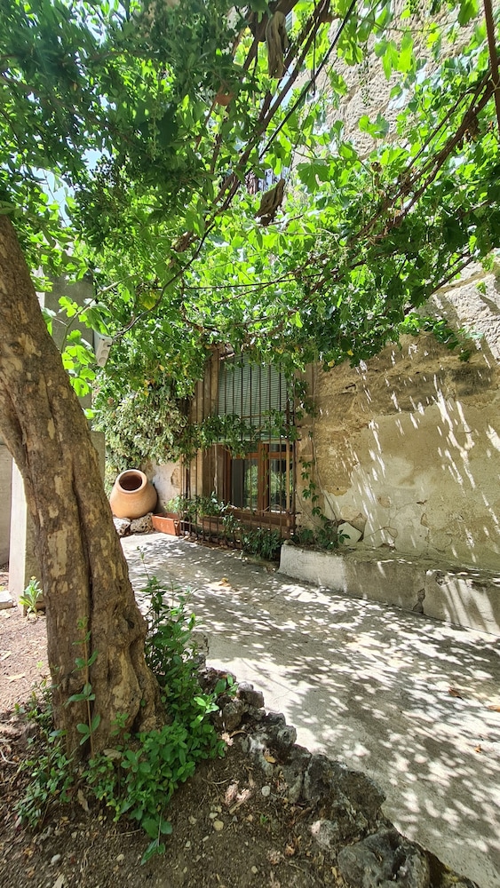 CASA PALACIO CONDE DE GARCINARRO 49/50