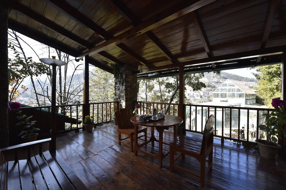 Tiaraa Monolith Lake Resort 25/44