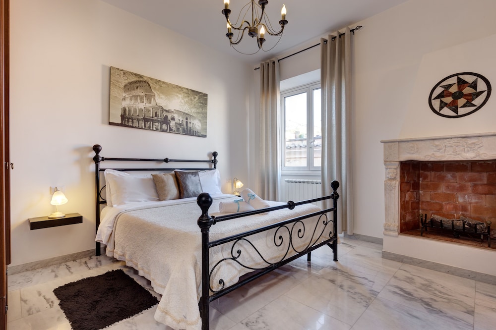 Little Rhome Suites 32/49
