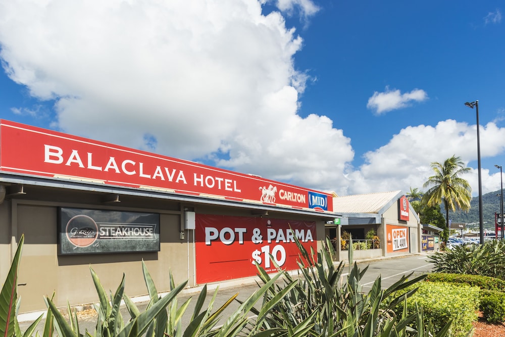 BALACLAVA HOTEL 2/49