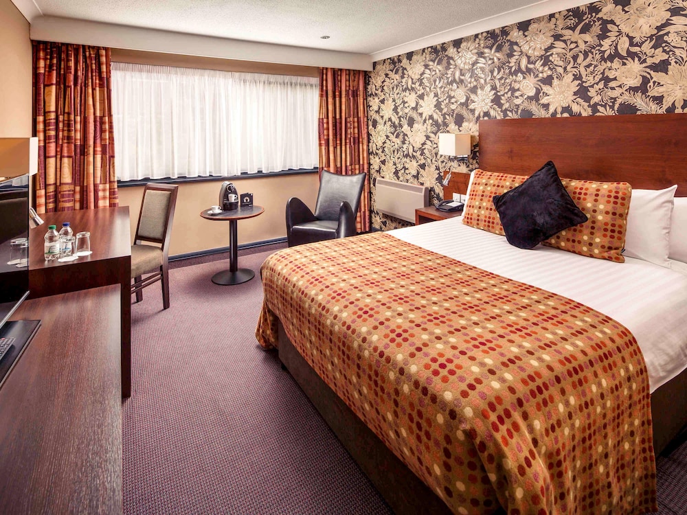 Mercure Livingston Hotel 12/71