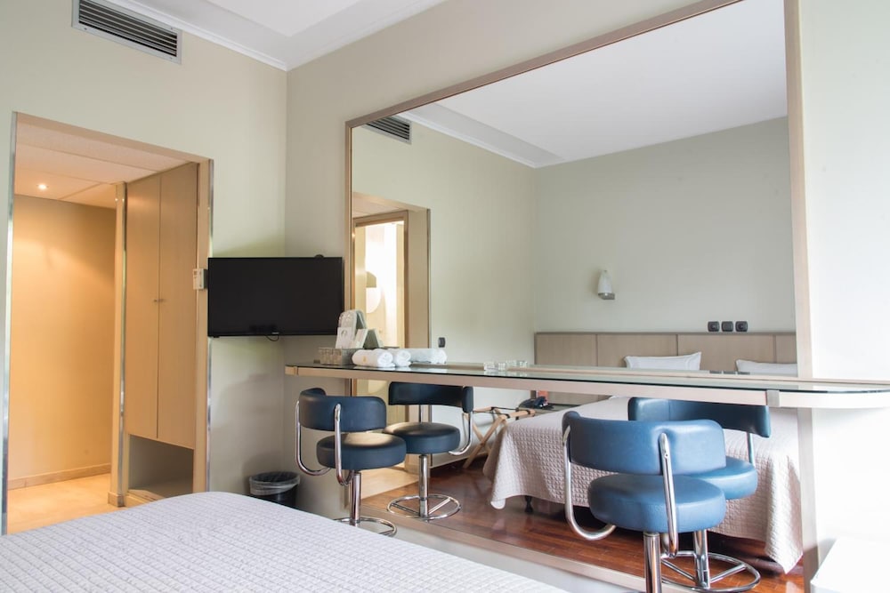 Pines Hotel - Adults Only 35/36
