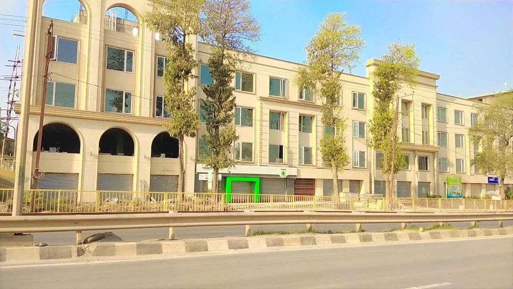 Hotel Pahadi 2/25
