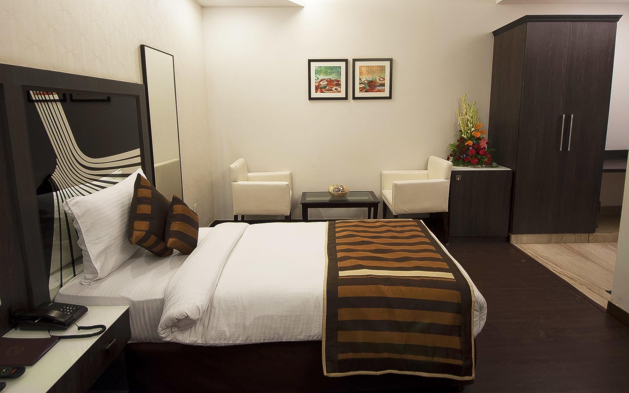 Hotel Pitrashish Premium 23/42