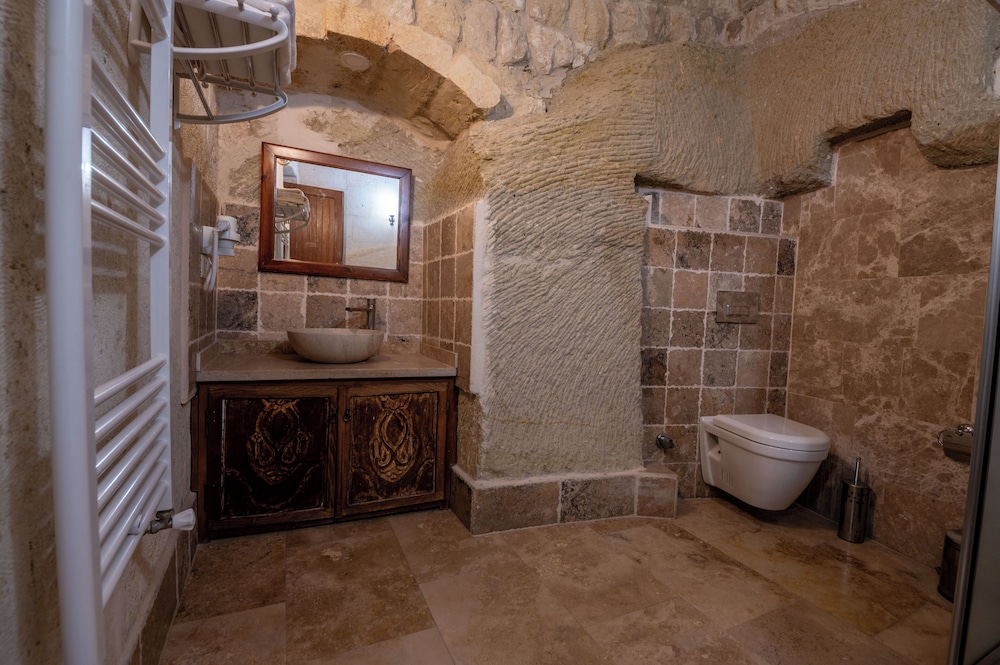Kapalos Cave Hotel 44/47