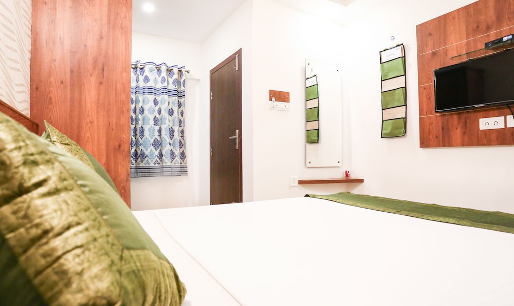 Itsy By Treebo - Comforts Inn, University Road Deralakatte 16/24