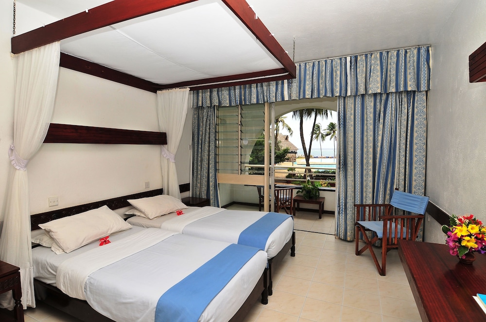 Reef Hotel Mombasa 6/49