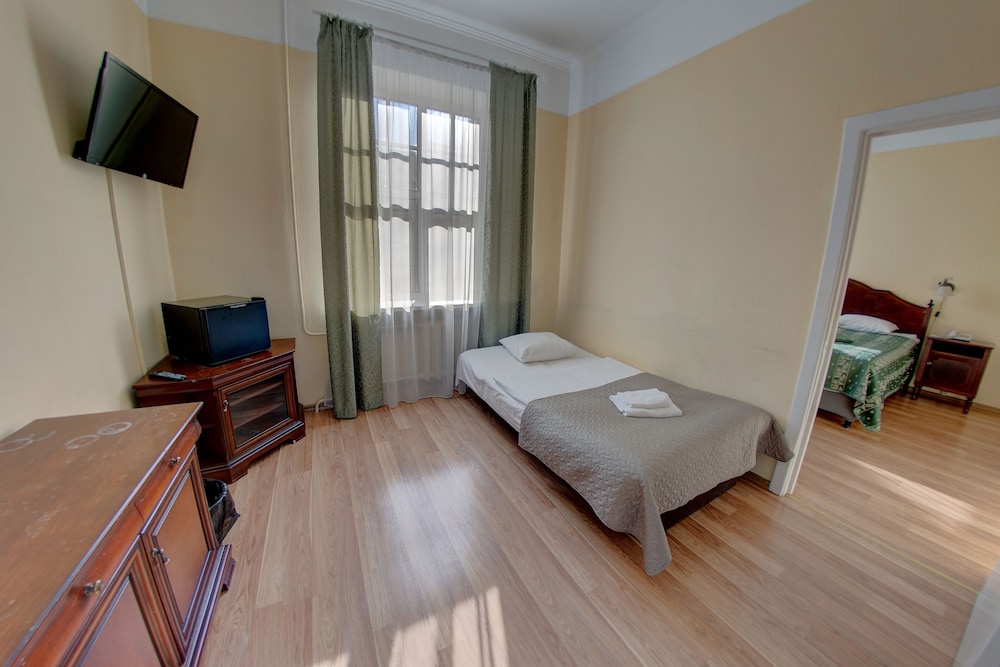 Viktorija Hotel 17/50