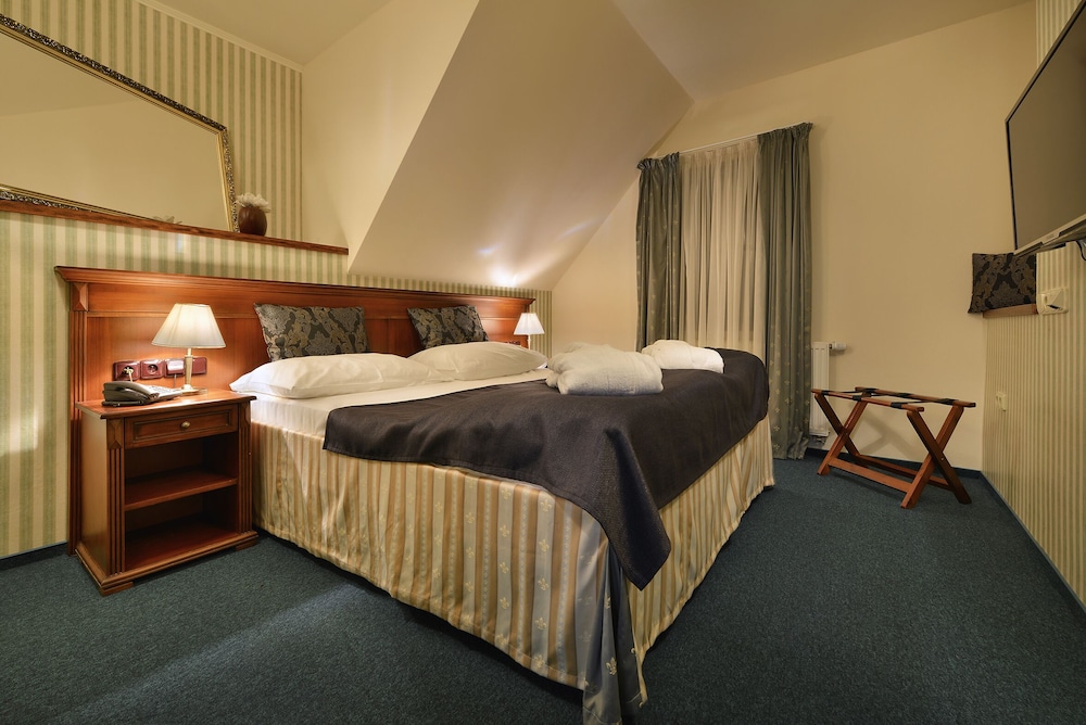 COMFORT, DOUBLE BED