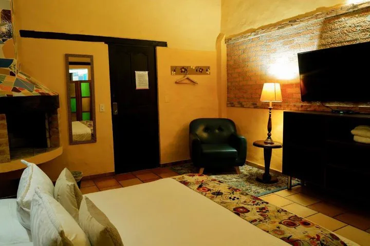 Hotel Bombon 11/23