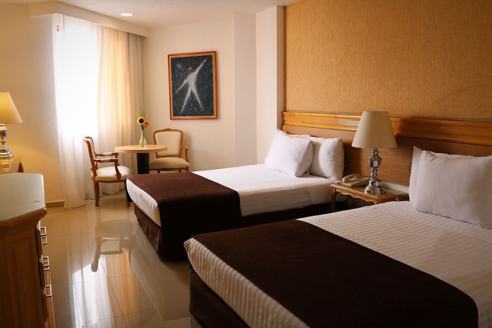 STANDARD, 2 DOUBLE BEDS