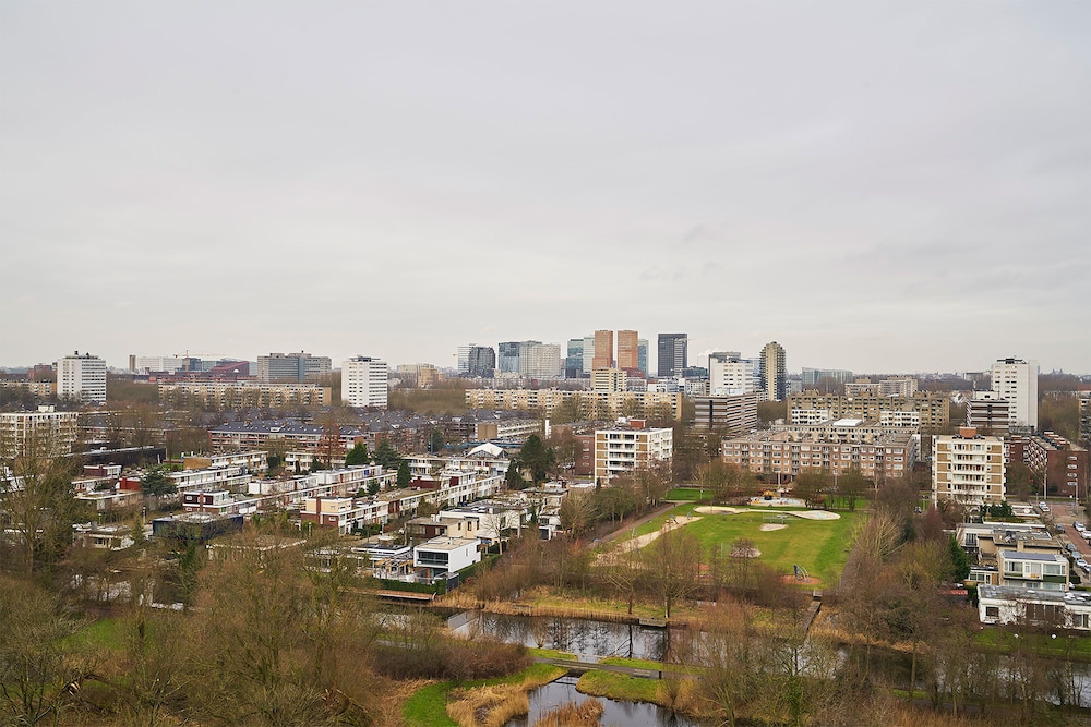 Radisson Hotel and Suites Amsterdam South 45/50