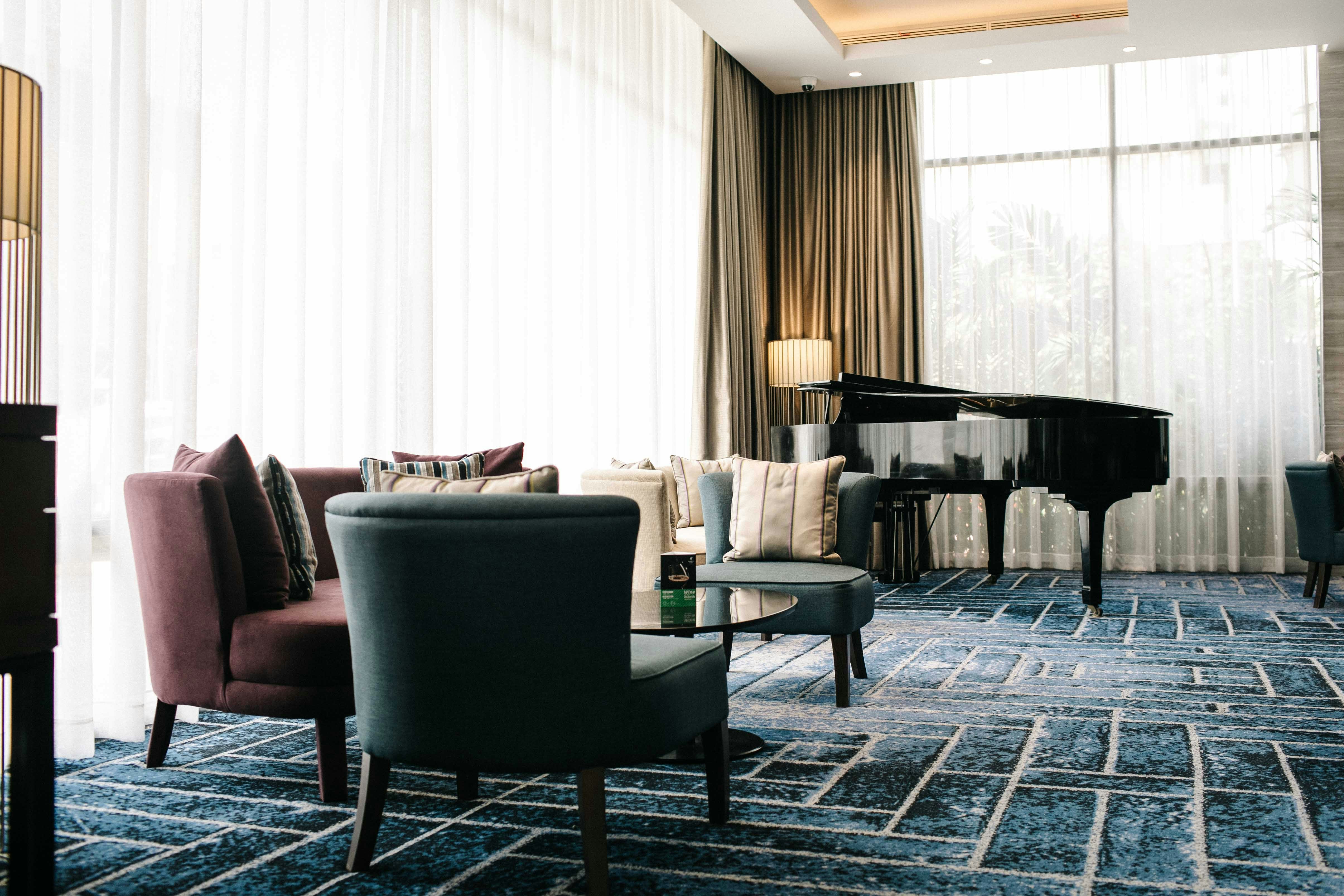 Holiday Inn Hotel Suites Jakarta Gajah Mada 69/77