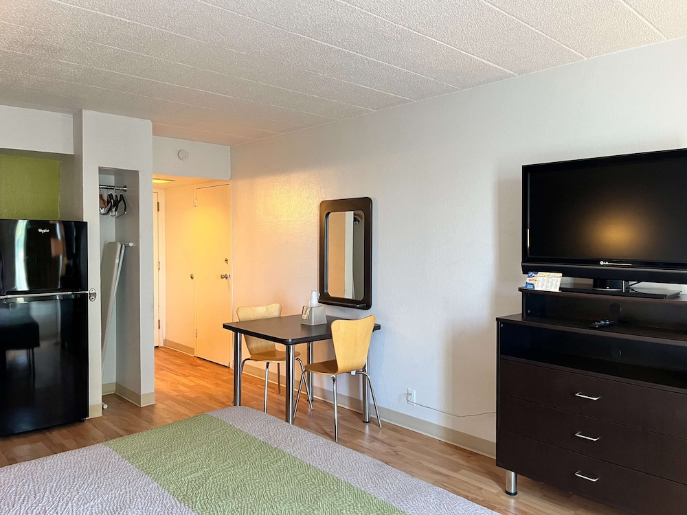 Motel6 Clarion, PA 37/50