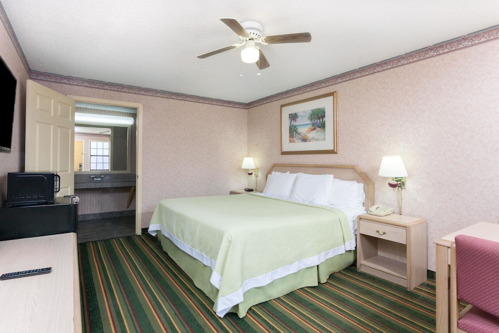 Days Inn by Wyndham Holladay 21/50