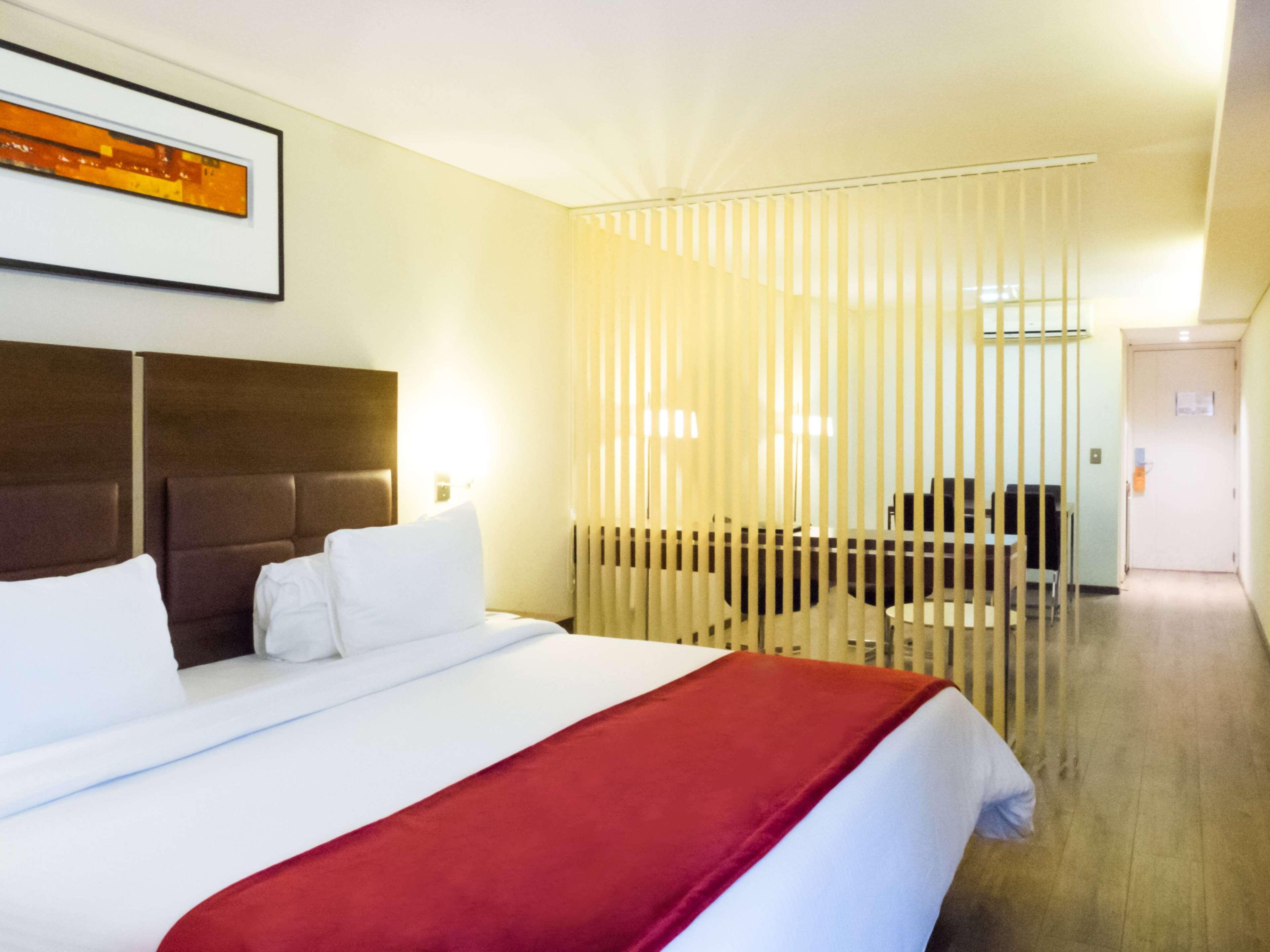 Premier, King Bed
