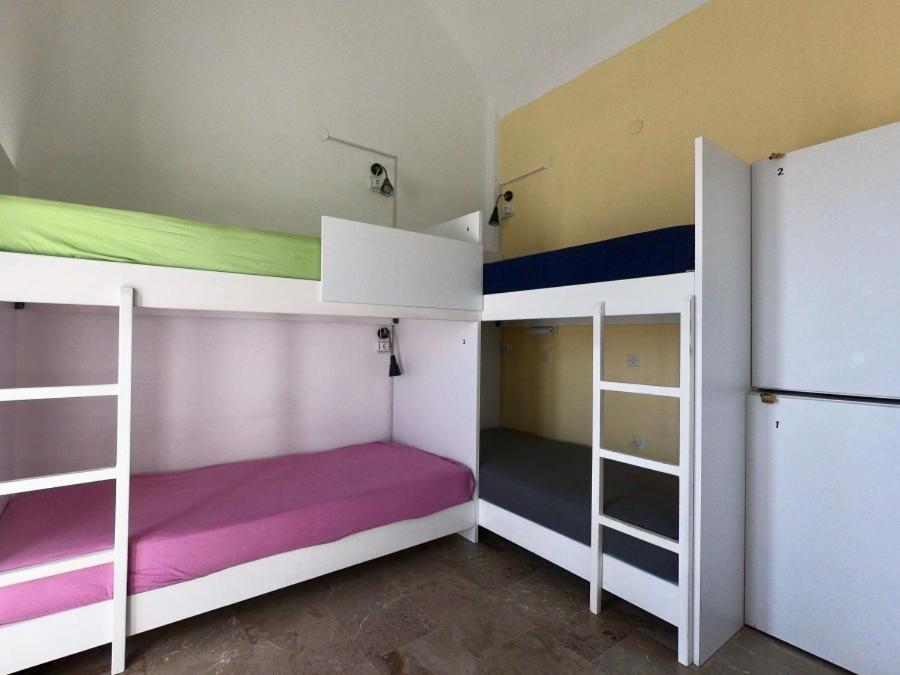 Fira Backpackers Place 4/15
