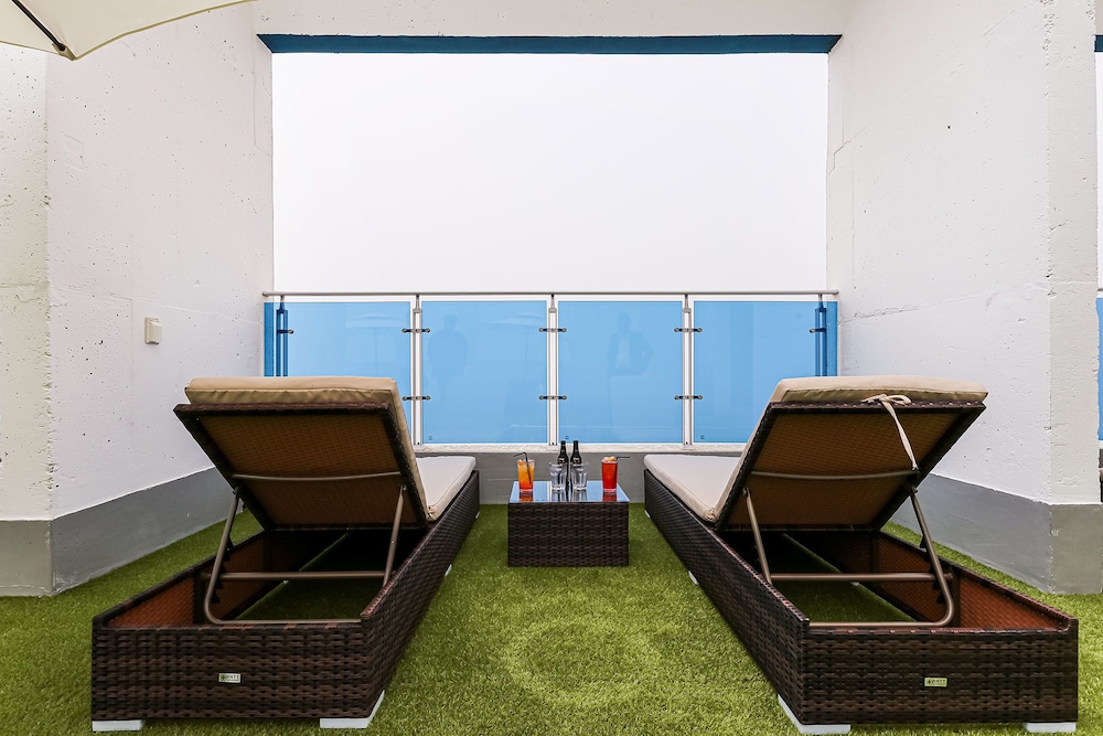 Merry Mud Hotel 26/37