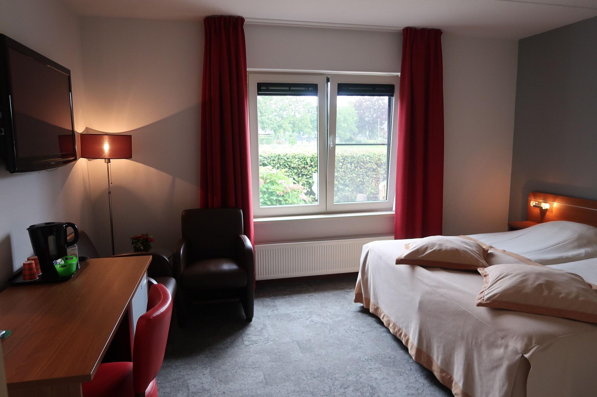 Hotel De Harmonie 7/91