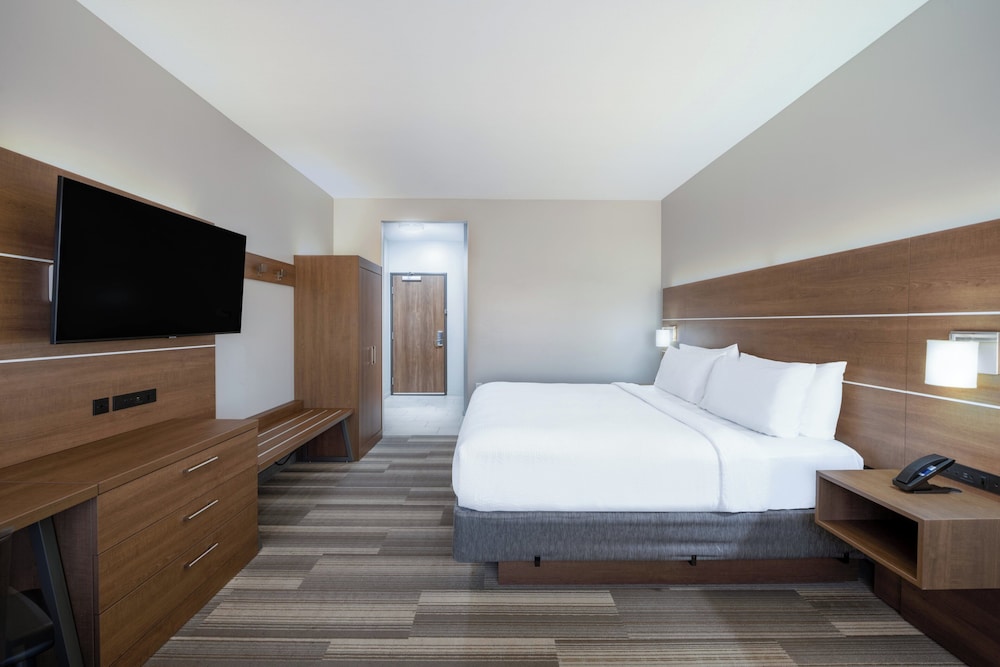 Holiday Inn Express & Suites - Gilbert - Mesa Gateway Airport 20/50