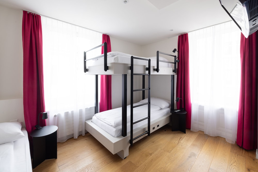 Fred Guest House Zurich Hauptbahnhof 15/50