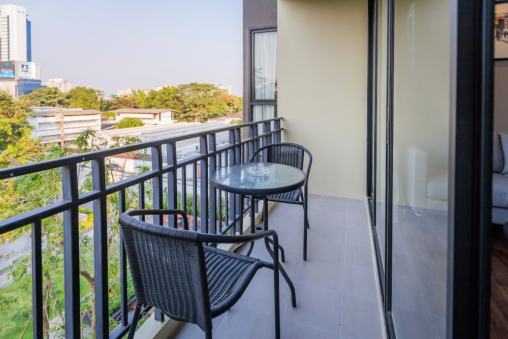 Amp Am House Hotel in BANGKOK