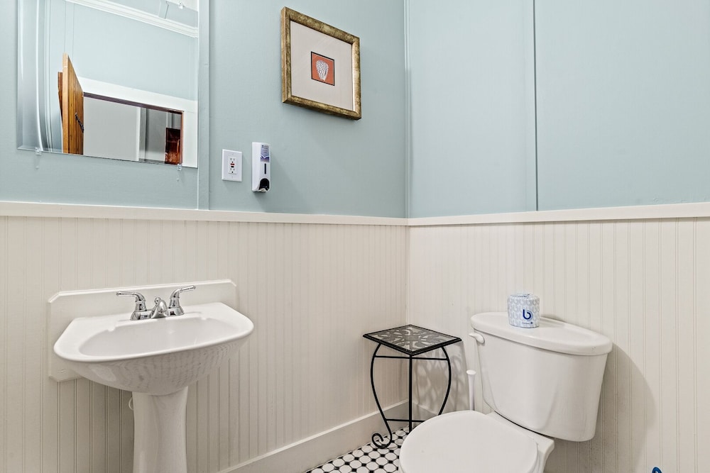 Nags Head Beach Inn by KEES Vacations 53/54