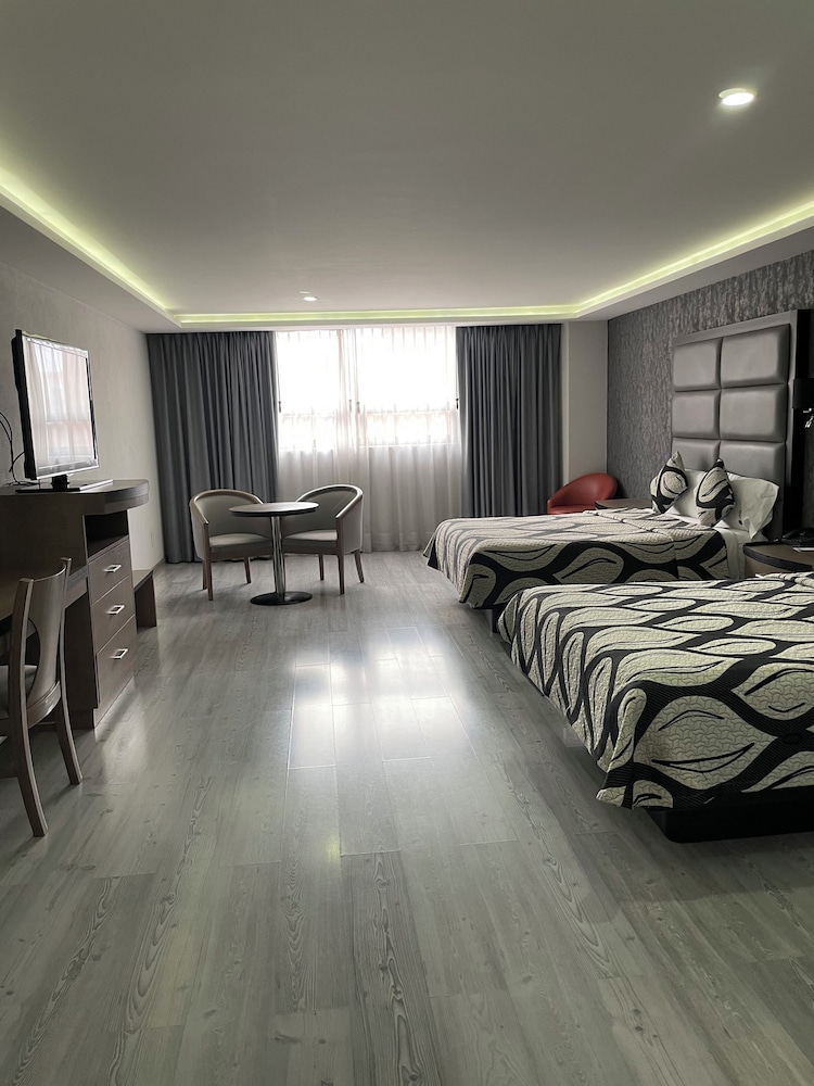 Hotel Monaco 28/62