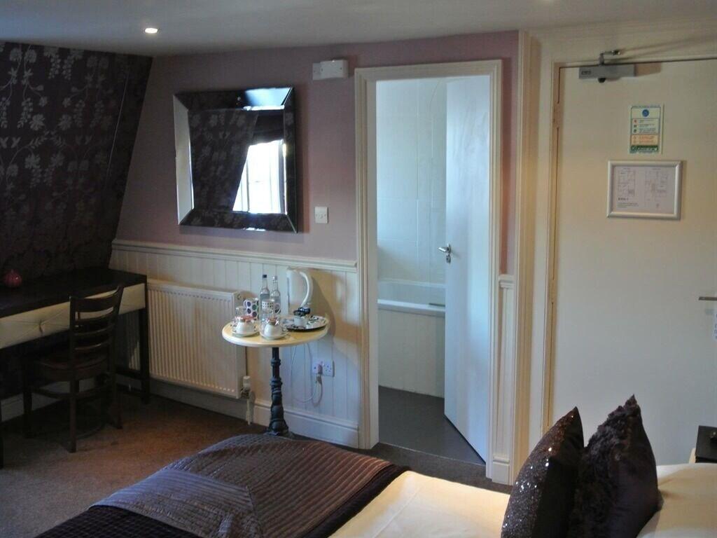 The Blue Boar 14/22