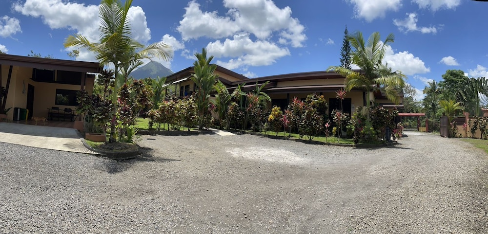Aunty Arenal Lodge 37/50