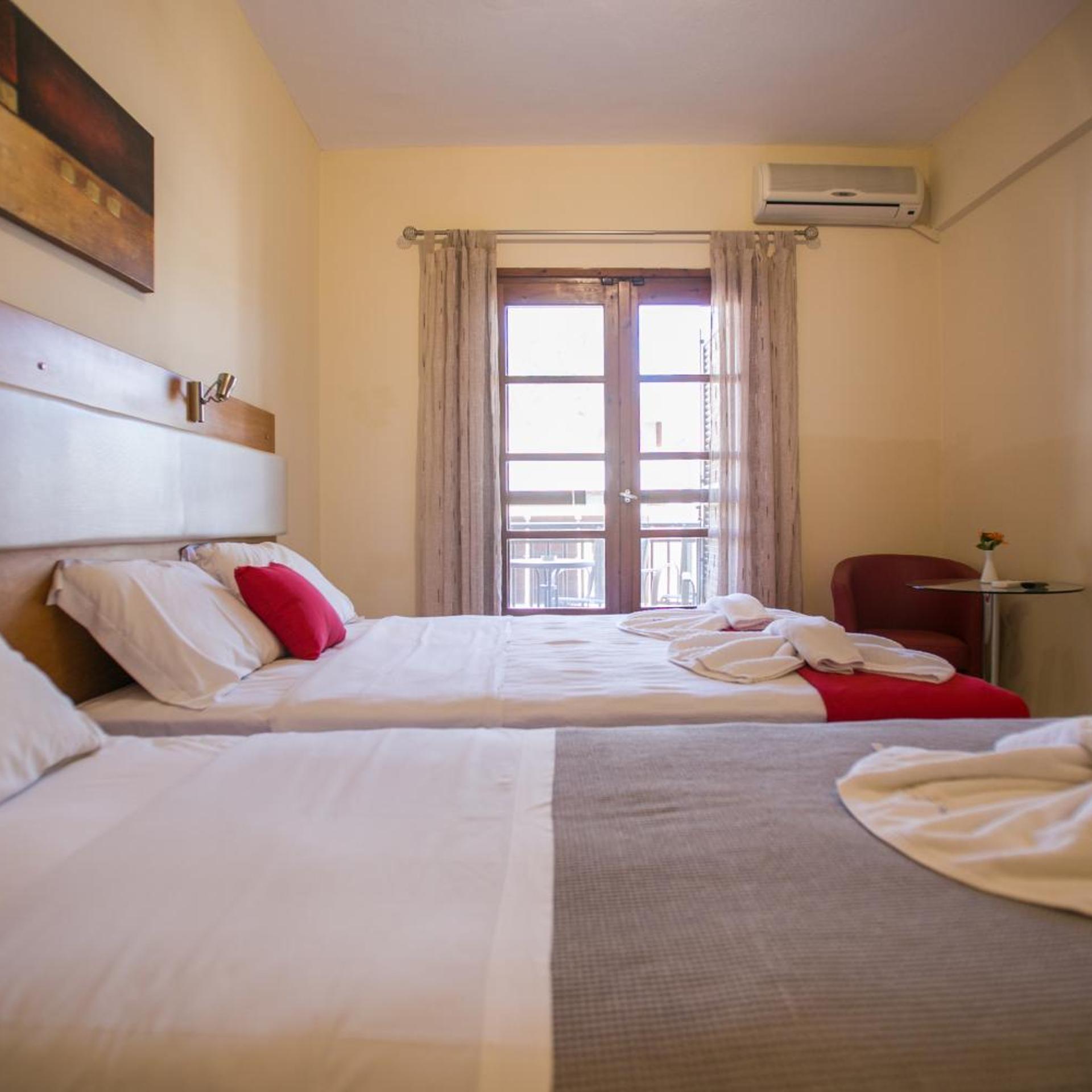 Avra Hotel 8/58