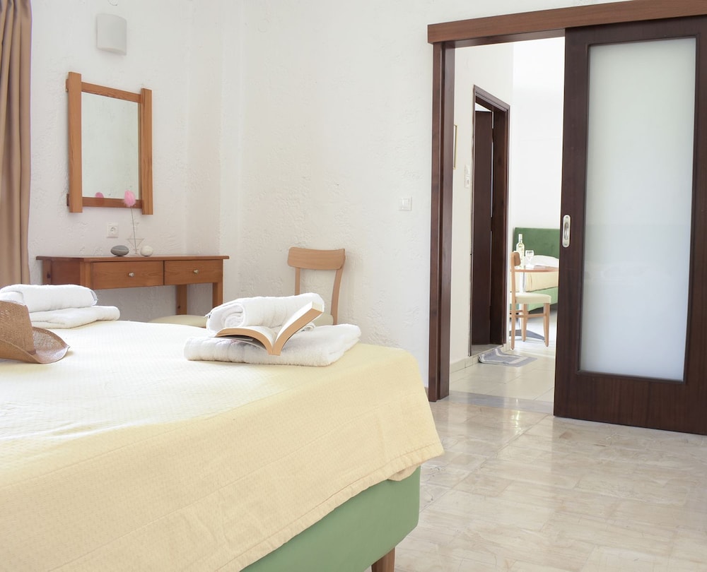 Arhodiko Hotel 13/72