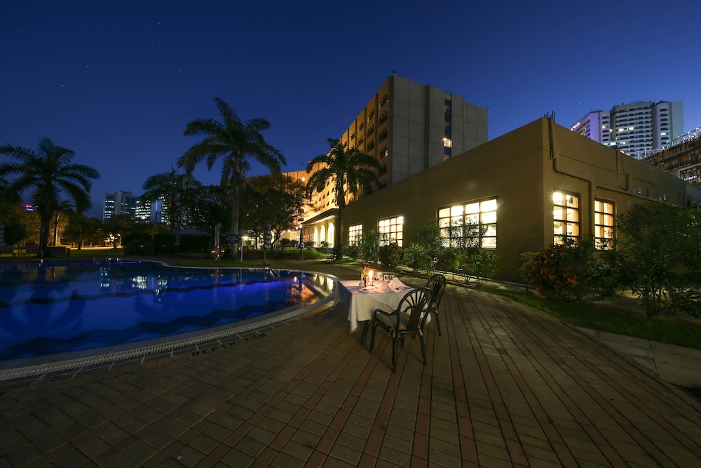 Dar es Salaam Serena Hotel 45/50