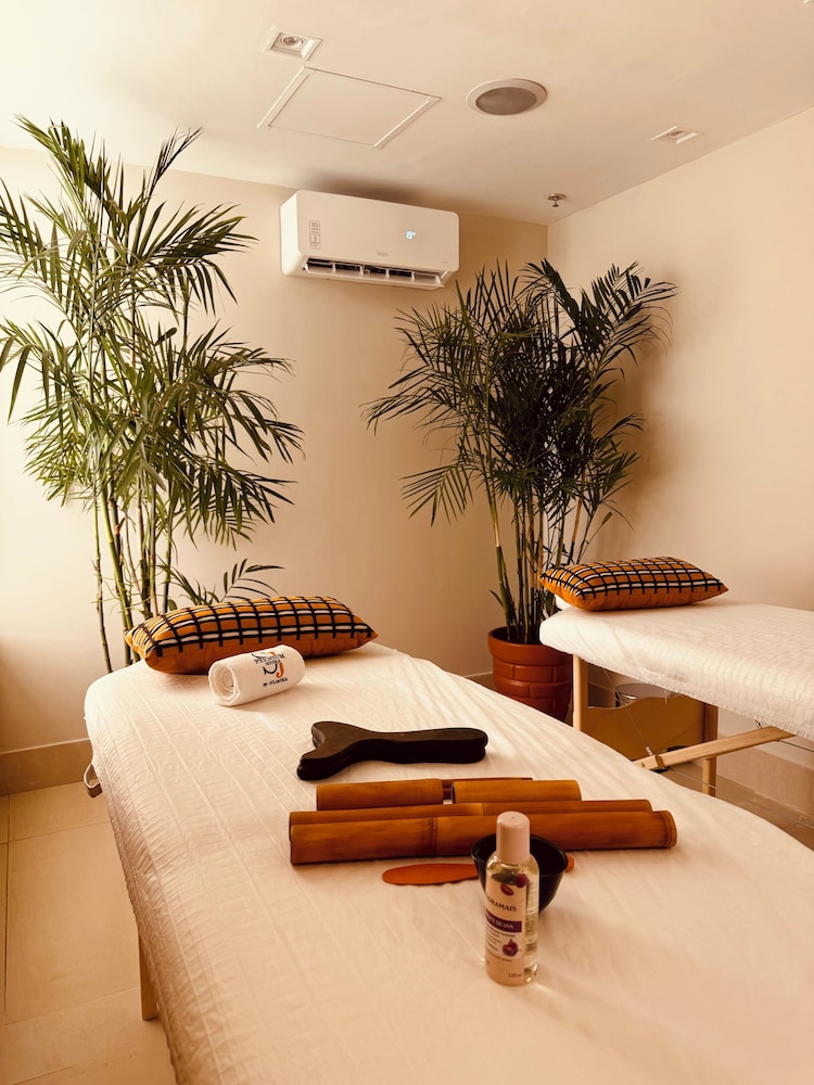 SJ Premium Hotels By Atlantica (ex. Hilton Garden Inn Goiania) 41/85