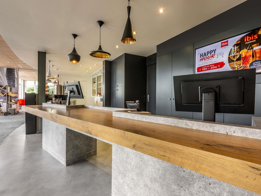 Ibis Issoire 8/57