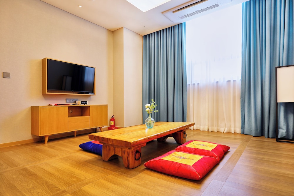 Wirye Militopia Hotel by Marine 26/62