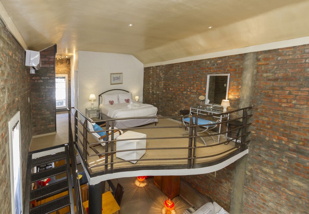 Chic Loft In The Heart Of Cape Town 12/29