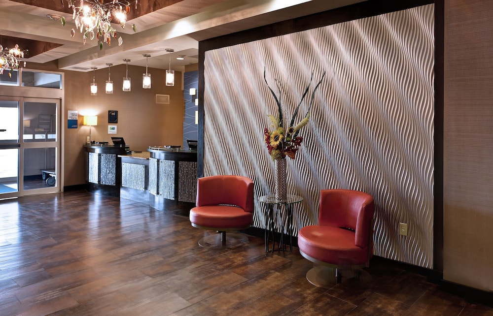 Holiday Inn Express & Suites Wichita Northwest Maize K-96 12/43