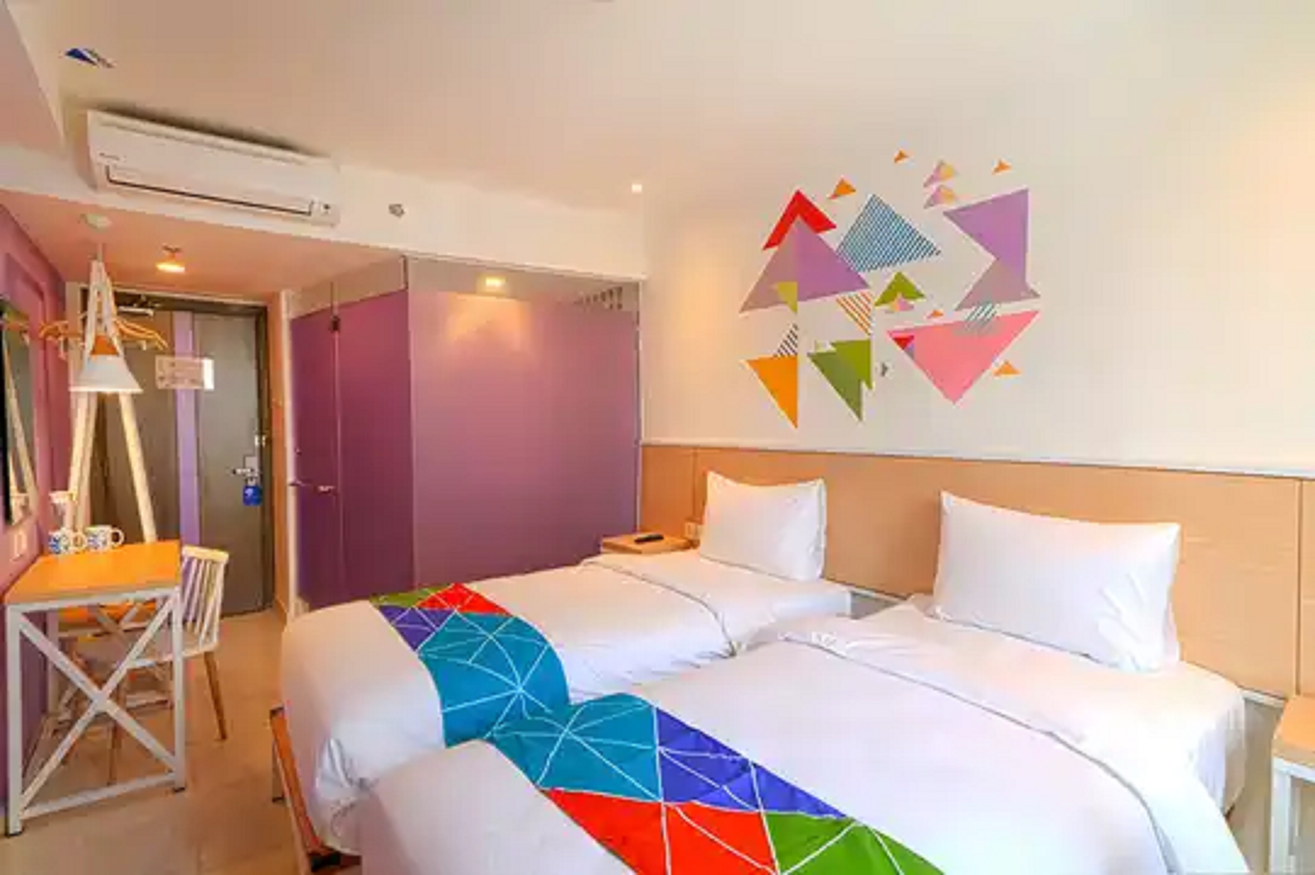 Standard, Twin Beds