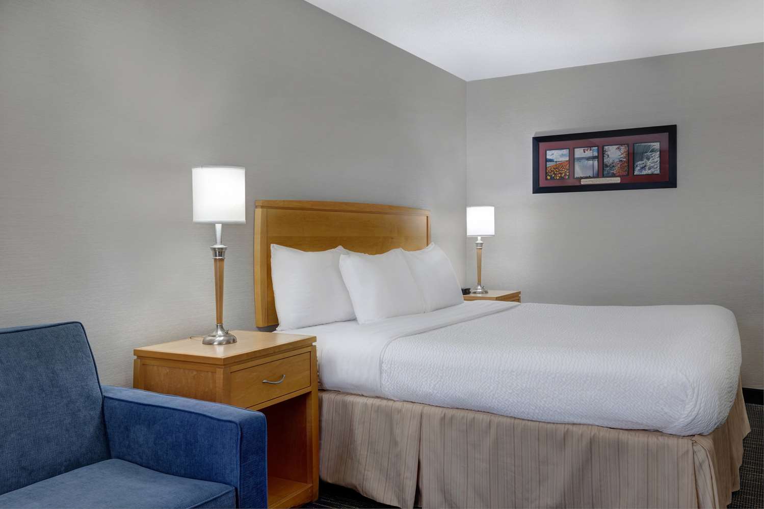 Days Inn By Wyndham Niagara Falls Near The Falls 26/44