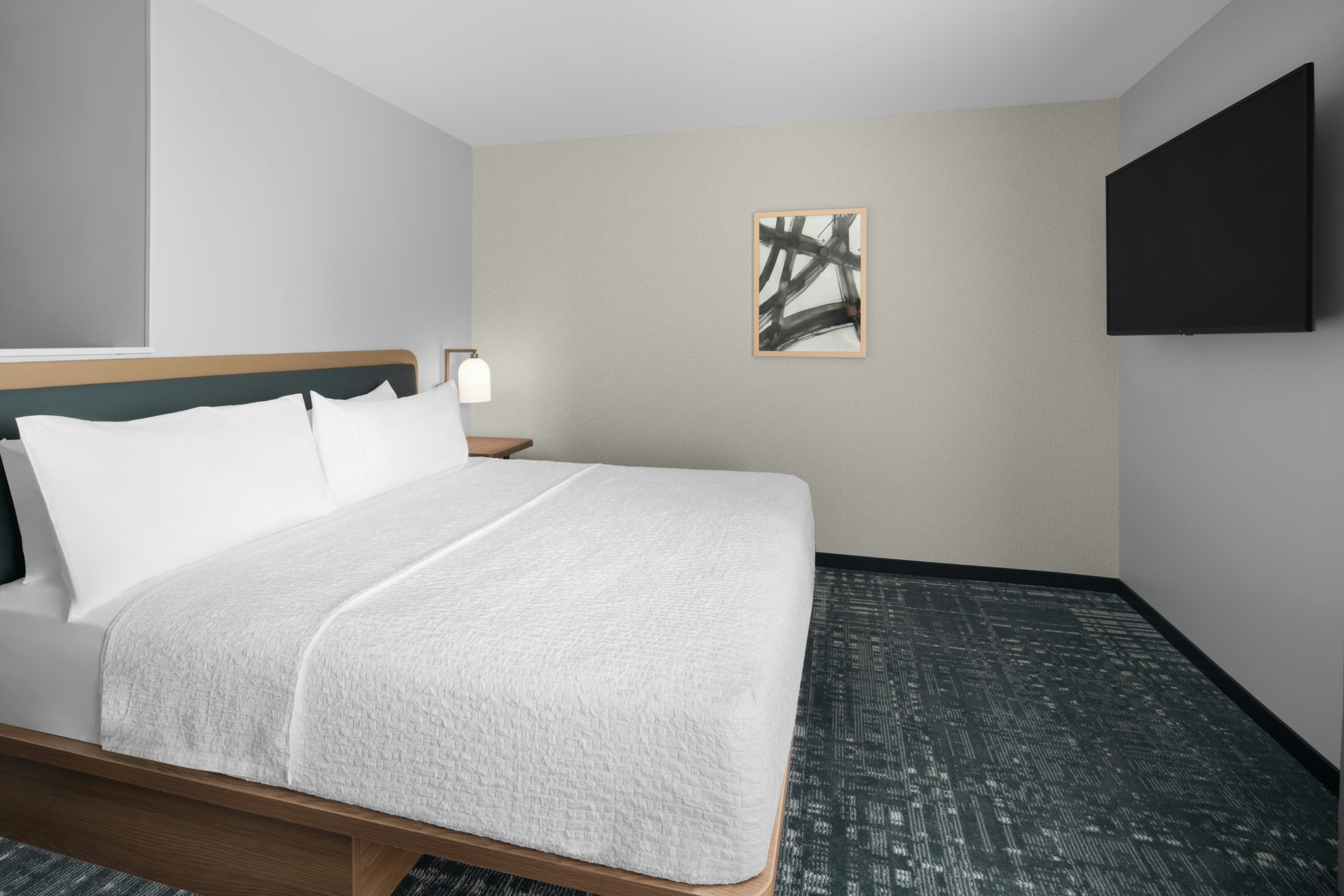 EFFICIENCY, STUDIO, KING BED
